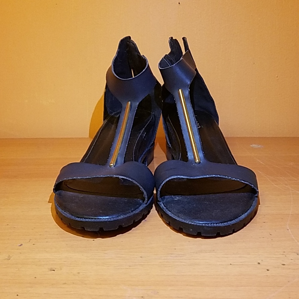 Open Toe Ankle Strap Sandals - image 3